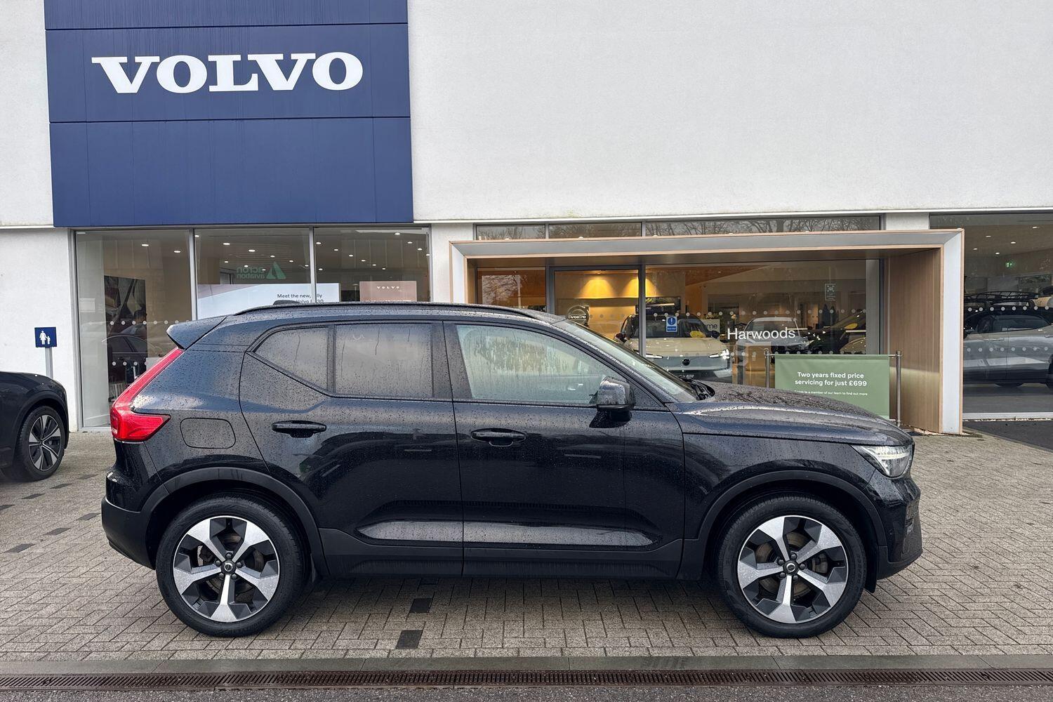 Used Volvo XC40 2023 for sale - 77387325: Photo 2