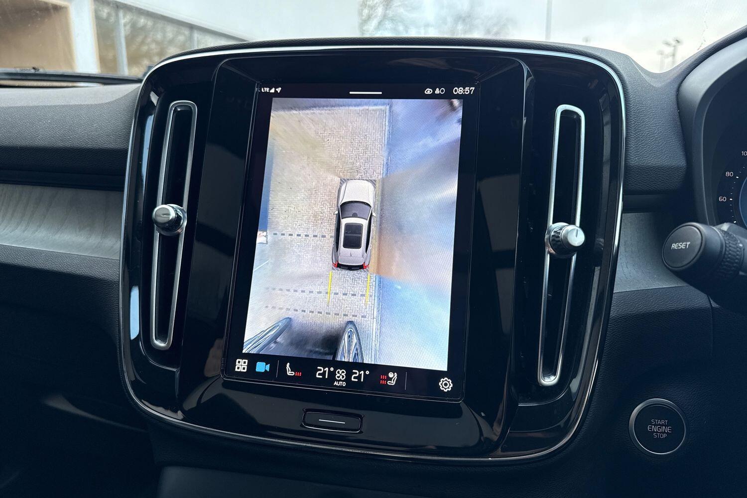 Used Volvo XC40 2023 for sale - 77387325: Photo 4