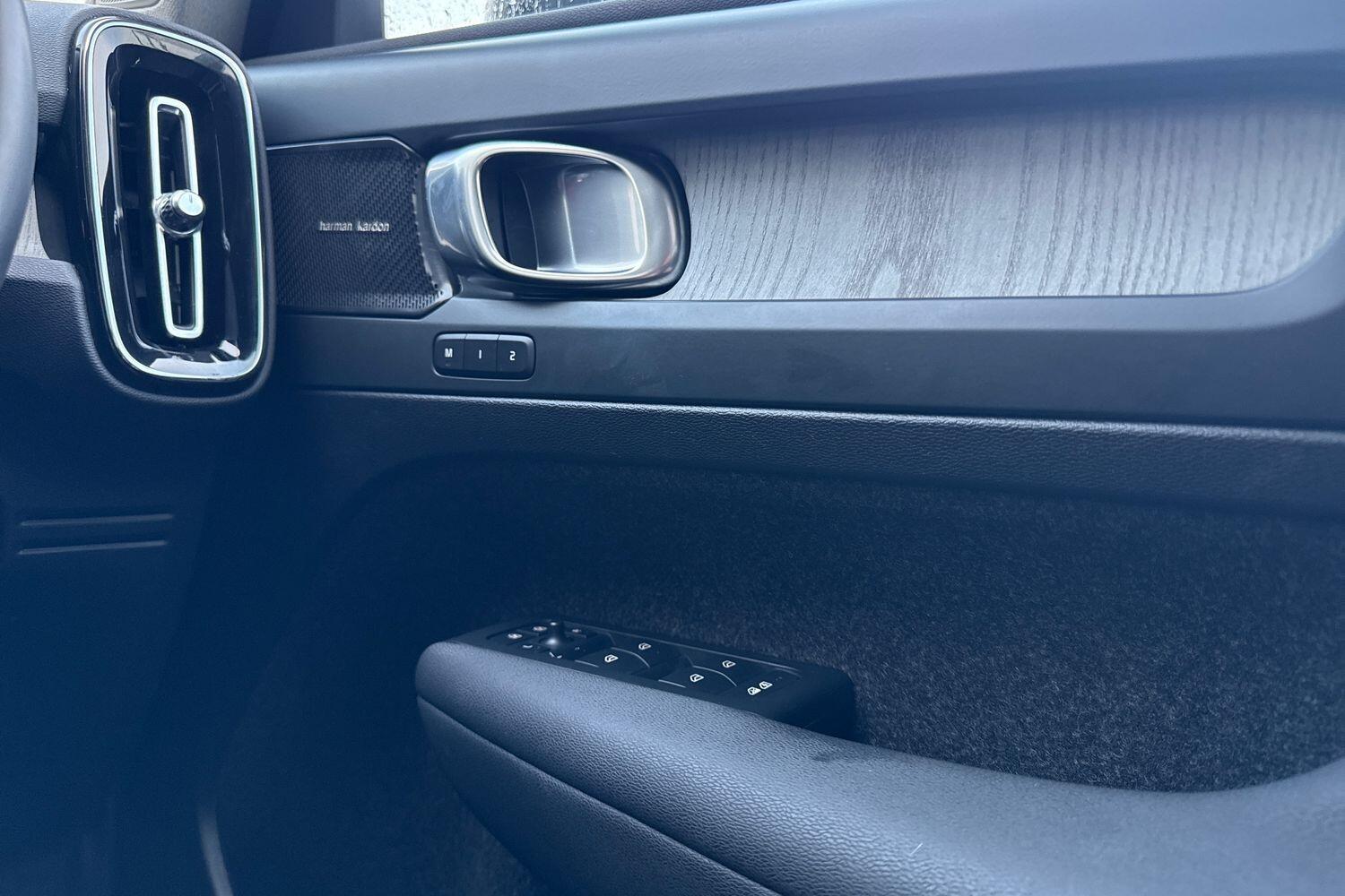 Used Volvo XC40 2023 for sale - 77387325: Photo 42