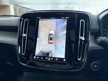 Used Volvo XC40 2023 for sale - 77387325: Photo