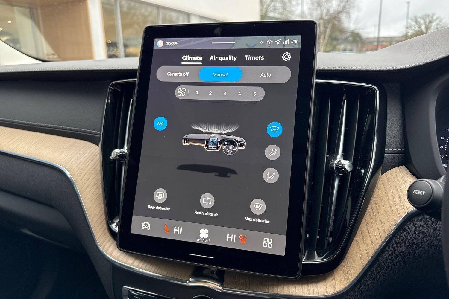 Used Volvo XC60 2025 for sale - 77306337: Photo 39