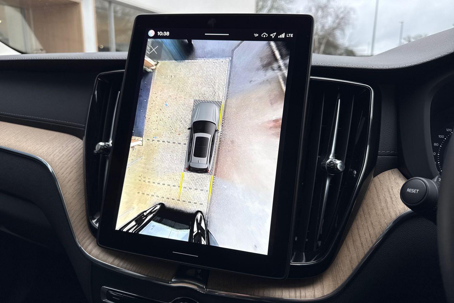 Used Volvo XC60 2025 for sale - 77306337: Photo 4