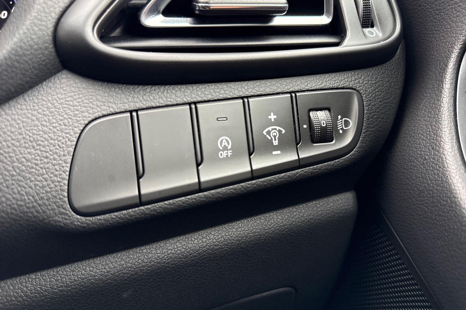 Used Hyundai i30 2023 for sale - 76409256: Photo 41