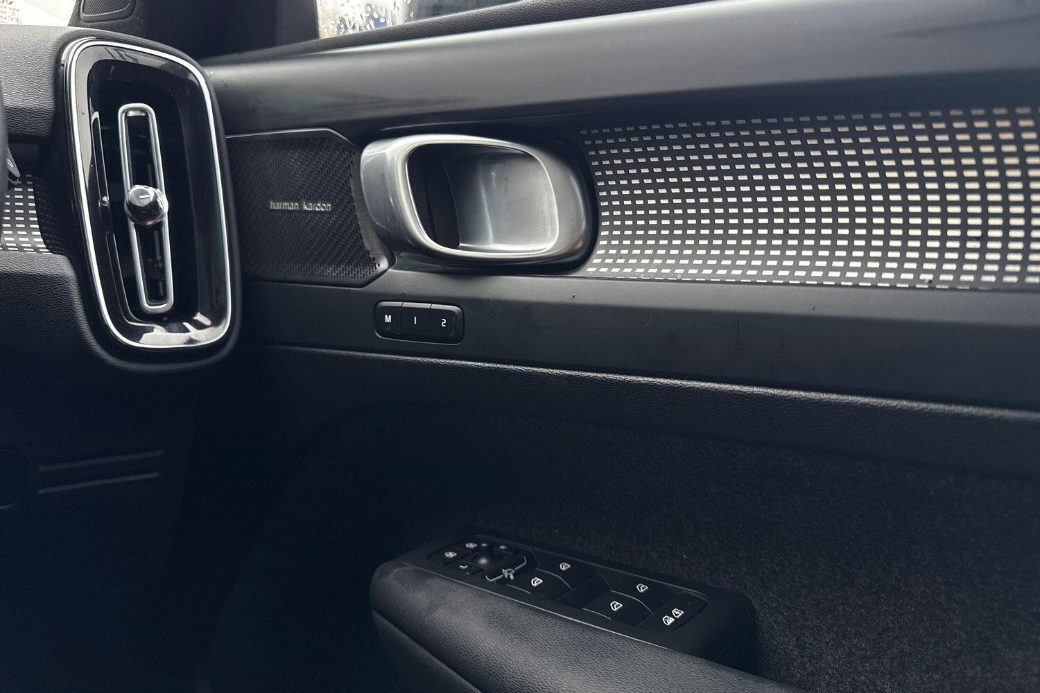 Used Volvo XC40 2024 for sale - 76772186: Photo 42