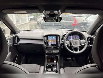 Used Volvo XC40 2025 for sale - 75809850: Photo