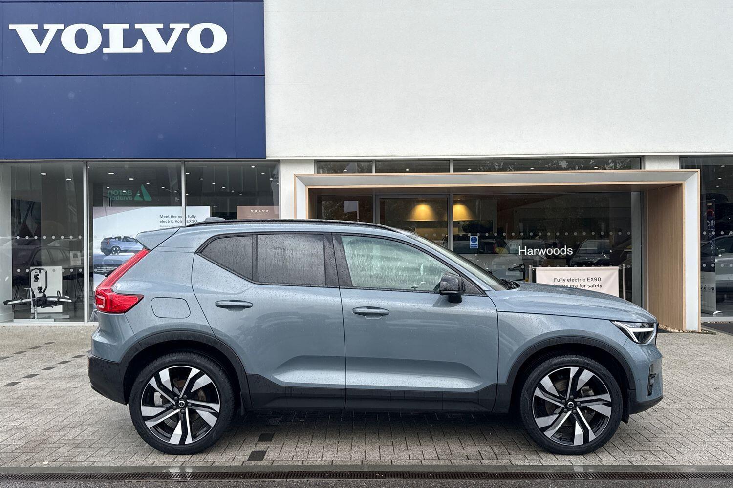 Used Volvo XC40 2022 for sale - 76361409: Photo 2