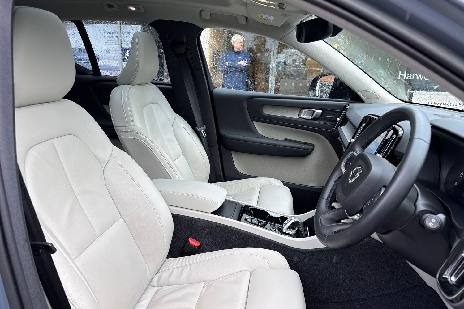 Used Volvo XC40 2022 for sale - 76361409: Photo 25