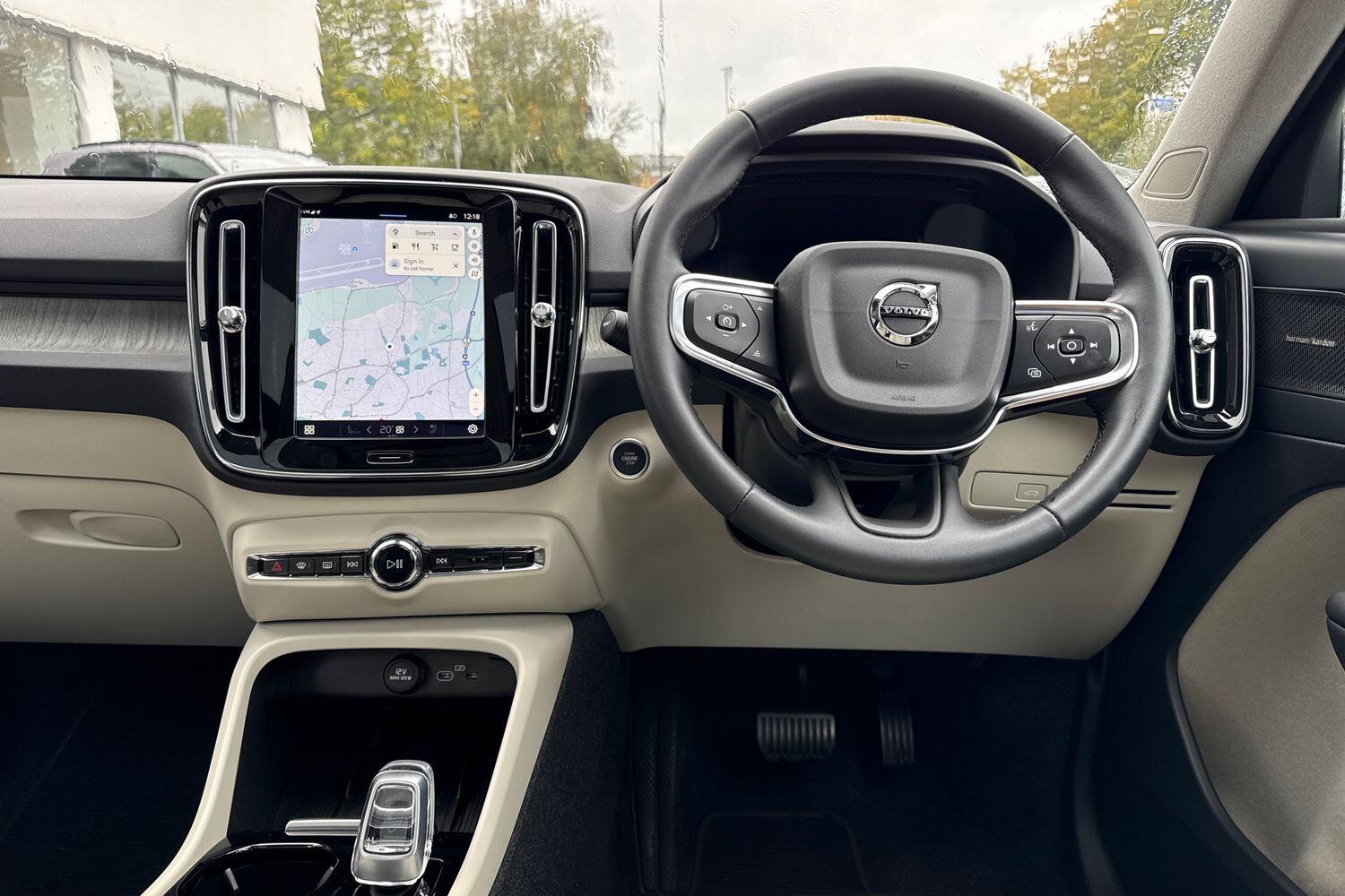 Used Volvo XC40 2022 for sale - 76361409: Photo 33