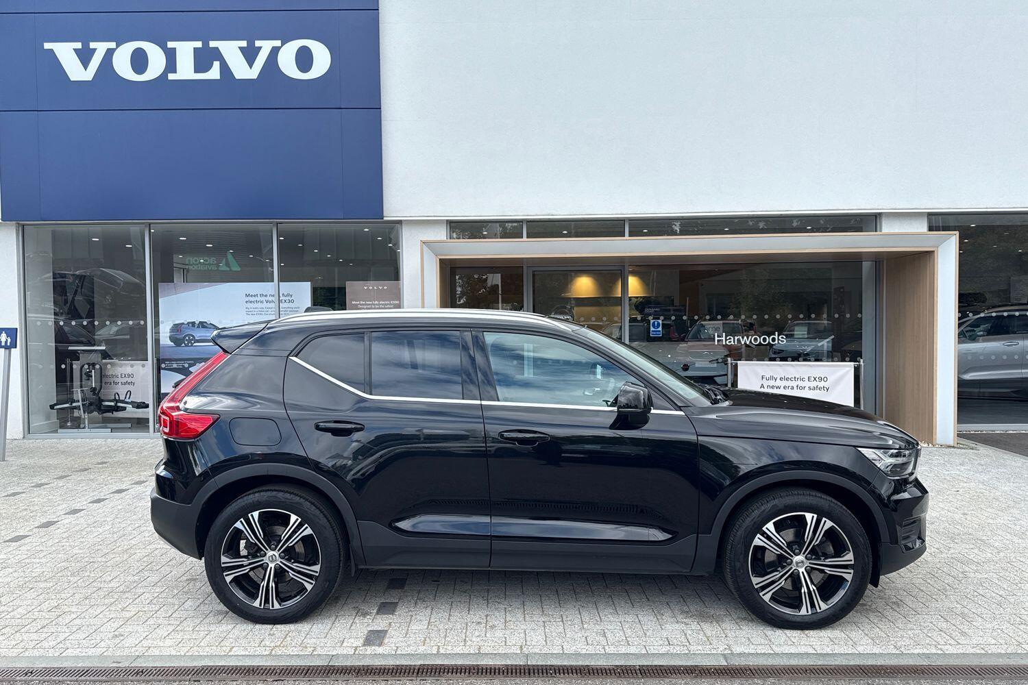 Used Volvo XC40 2022 for sale - 76512907: Photo 2
