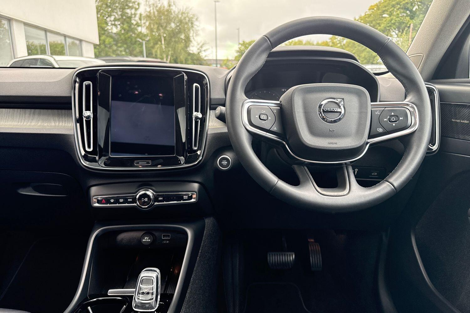 Used Volvo XC40 2022 for sale - 76512907: Photo 35