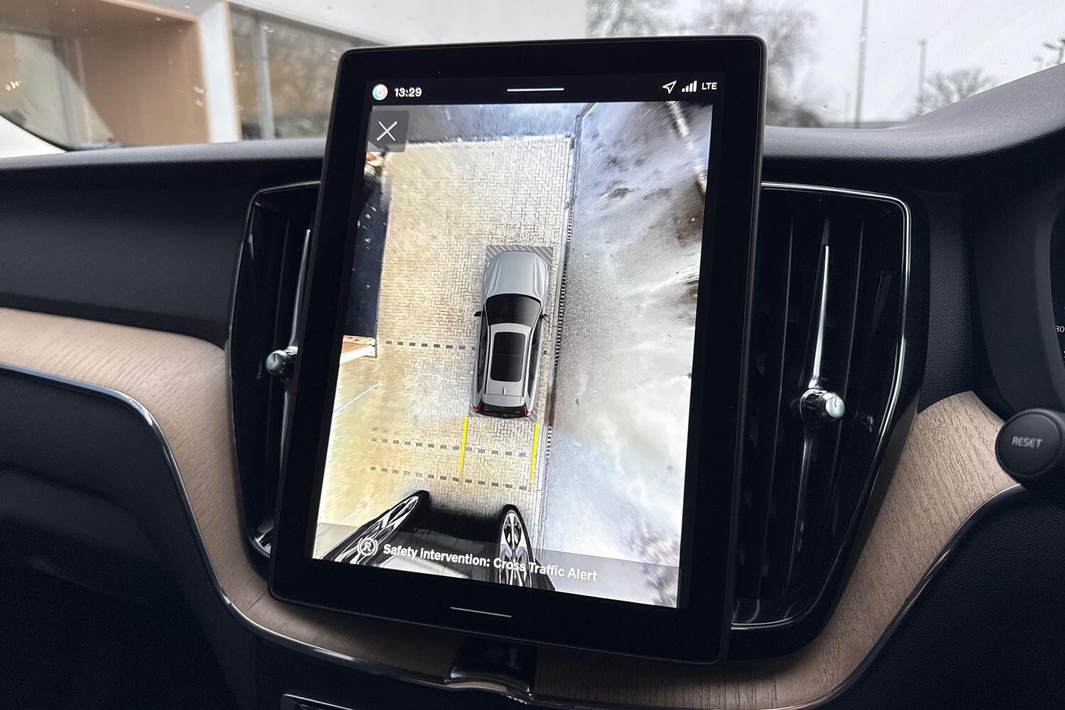 Used Volvo XC60 2025 for sale - 77142993: Photo 4