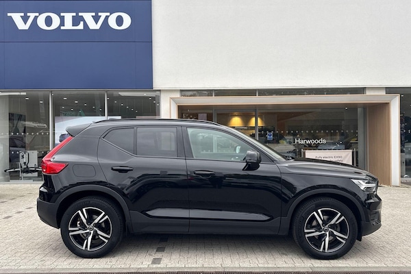 Used Volvo XC40 2021 for sale - 76295801: Photo 2