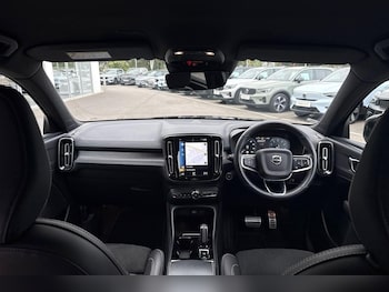 Used Volvo XC40 2021 for sale - 76295801: Photo 3