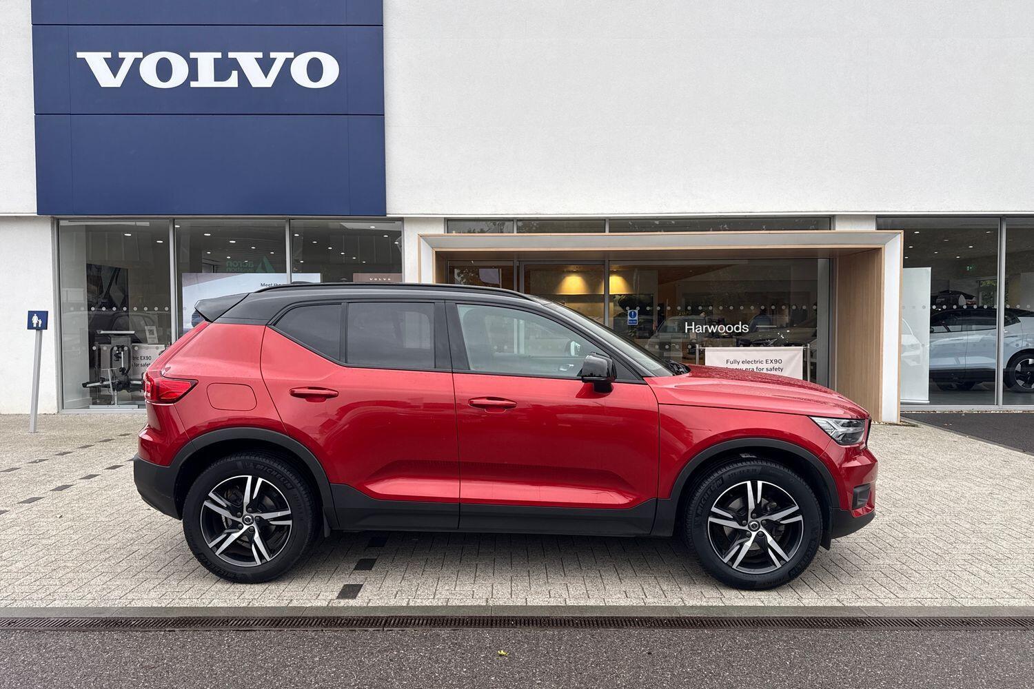 Used Volvo XC40 2021 for sale - 76020887: Photo 2