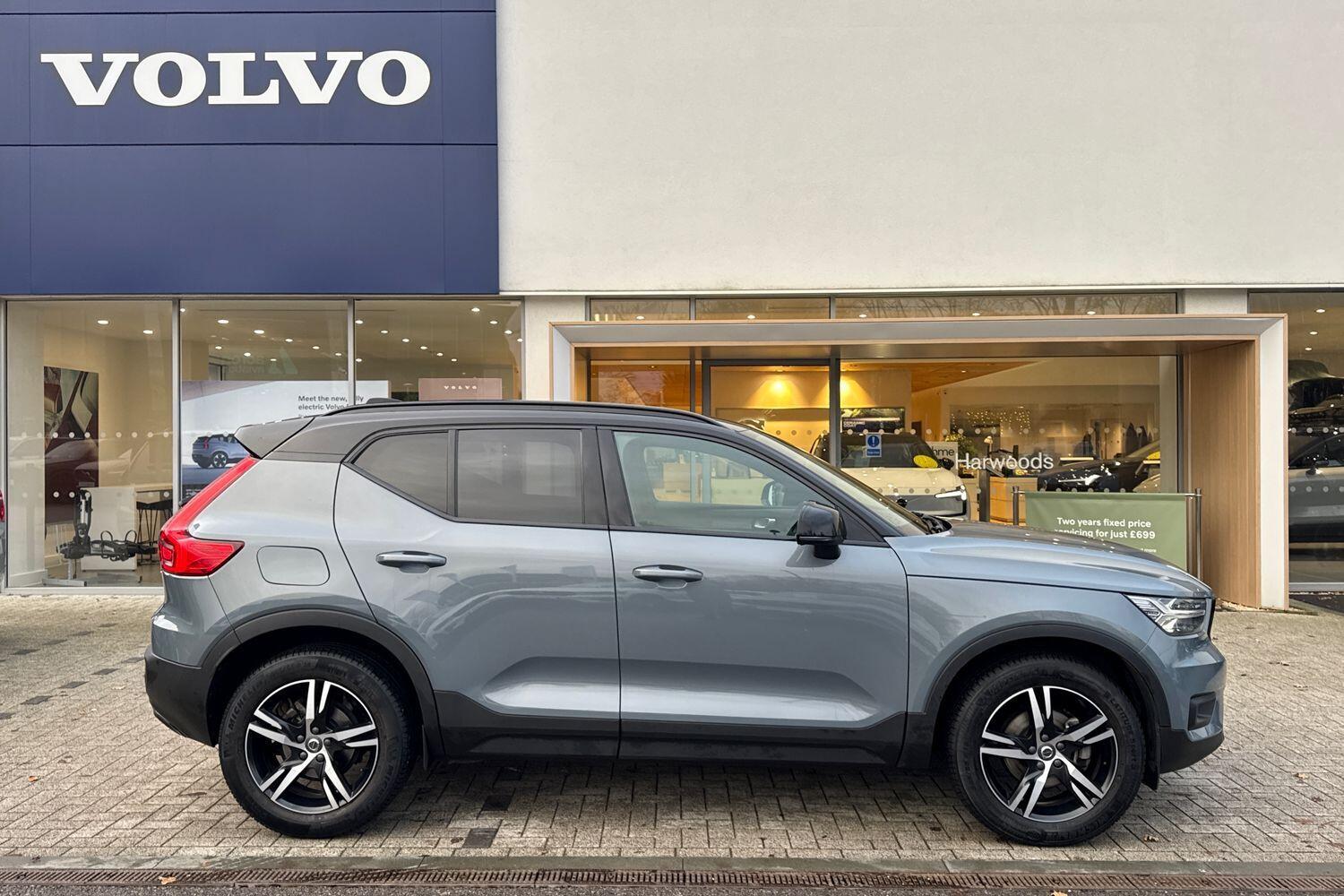 Used Volvo XC40 2020 for sale - 76887373: Photo 2