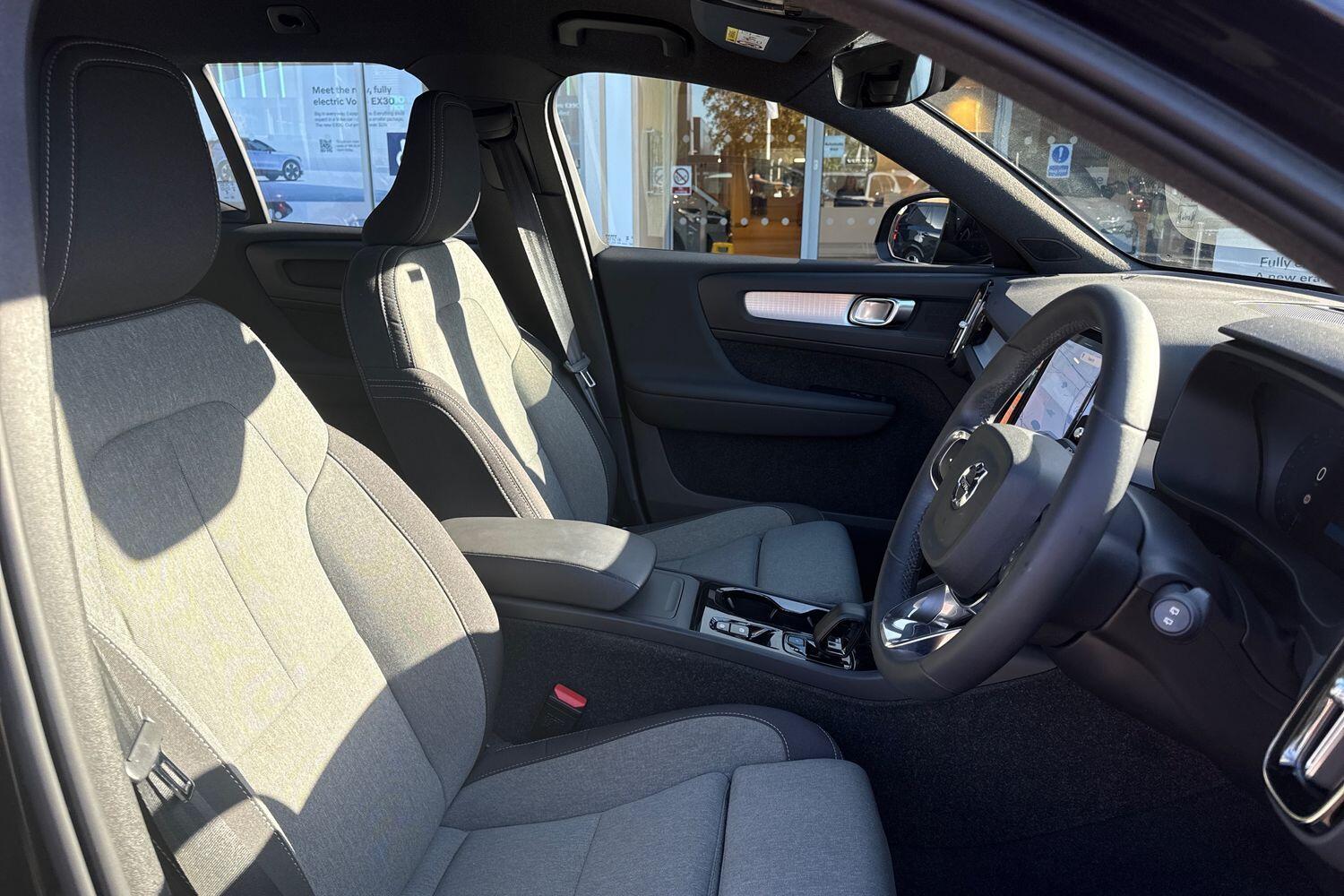 Used Volvo XC40 2023 for sale - 76199681: Photo 24