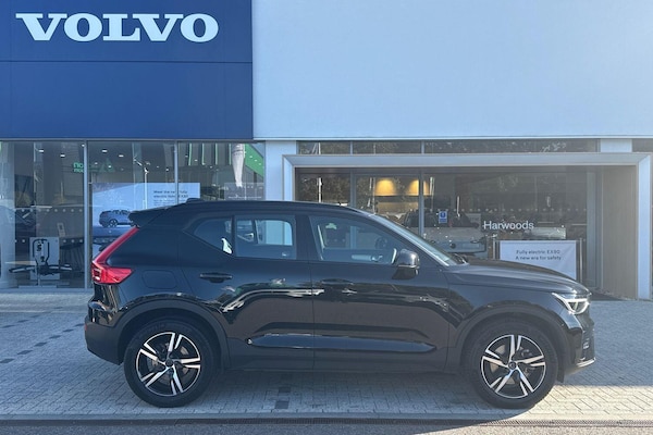 Used Volvo XC40 2023 for sale - 76199681: Photo 2