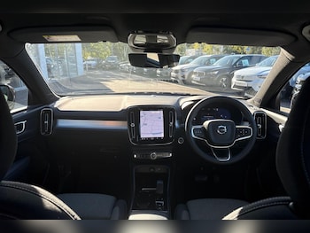 Used Volvo XC40 2023 for sale - 76199681: Photo 3