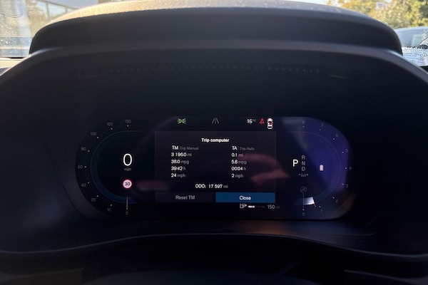 Used Volvo XC40 2023 for sale - 76199681: Photo 42