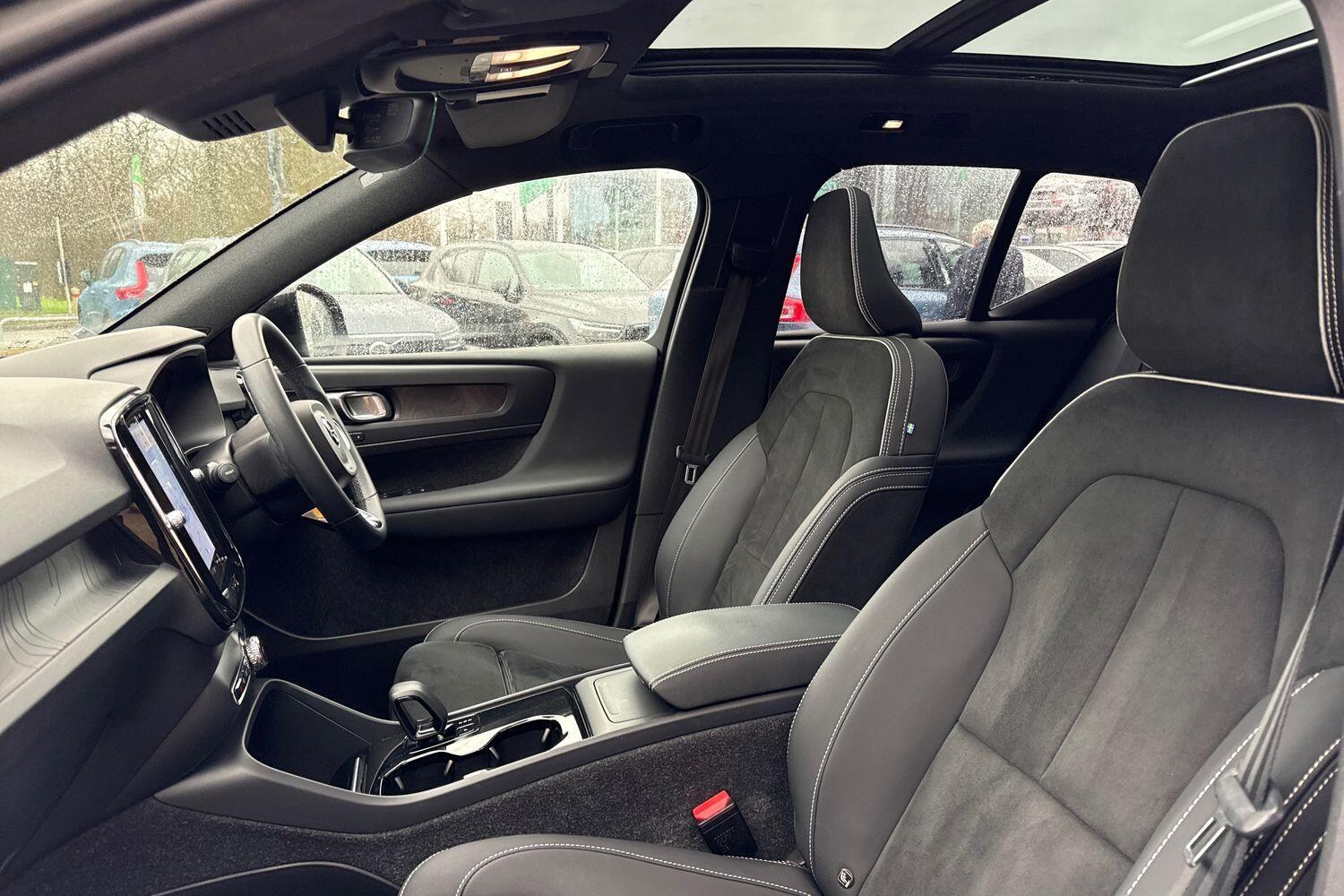 Used Volvo XC40 for sale - 77549356: Photo 28