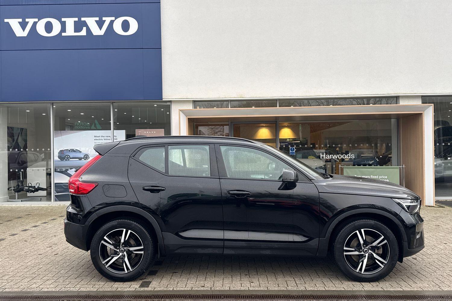 Used Volvo XC40 2022 for sale - 77255328: Photo 2