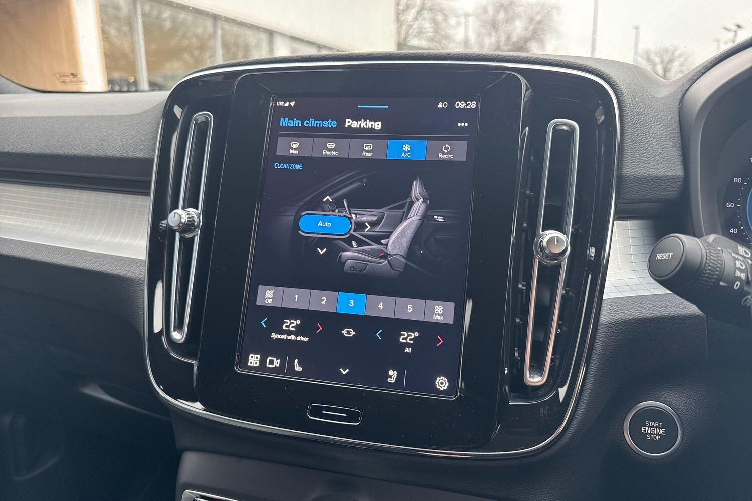 Used Volvo XC40 2022 for sale - 77255328: Photo 38