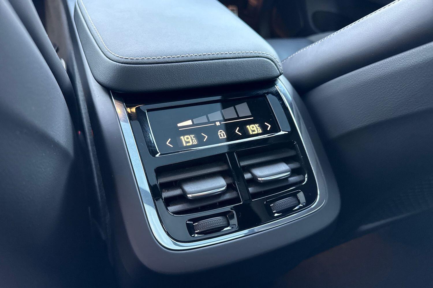 Used Volvo XC60 2022 for sale - 76457732: Photo 32