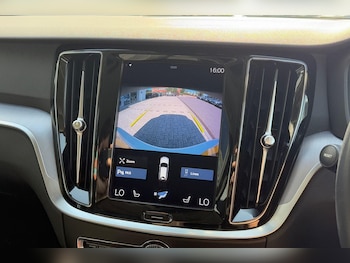 Used Volvo V60 2022 for sale - 75563920: Photo
