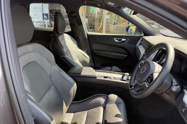 Used Volvo XC60 2022 for sale - 75563883: Photo 5