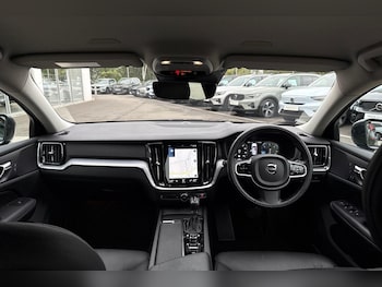 Used Volvo V60 2019 for sale - 76295589: Photo