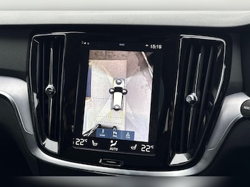 Used Volvo V60 2019 for sale - 76295589: Photo