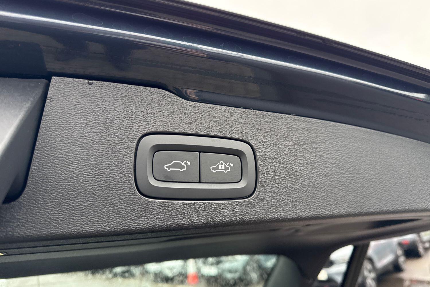 Used Volvo V60 2025 for sale - 77142940: Photo 21