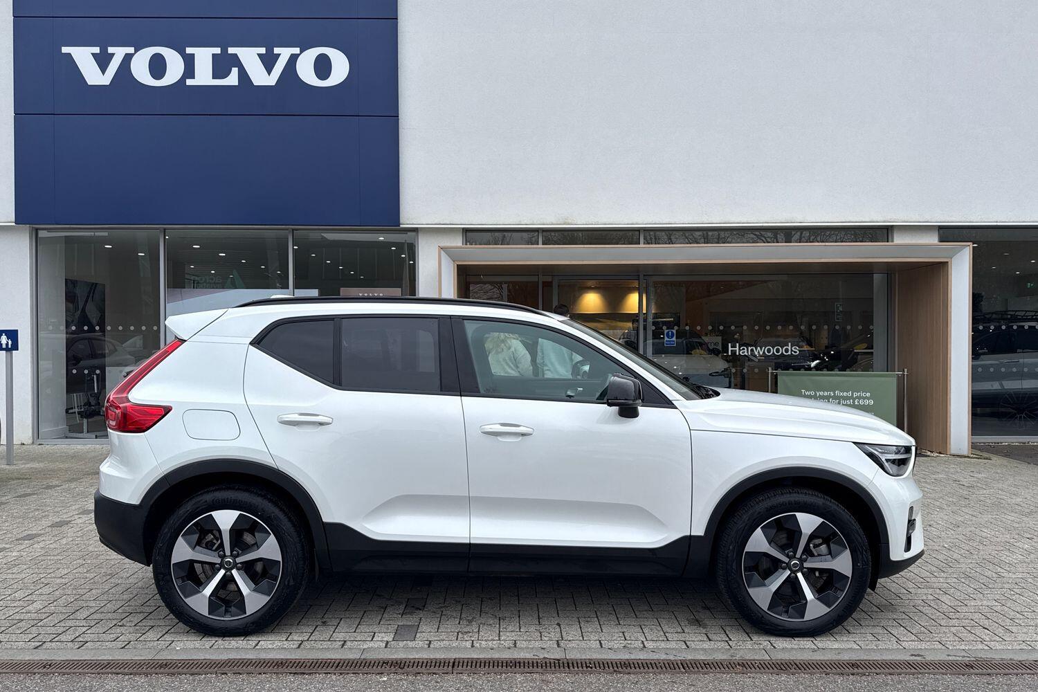 Used Volvo XC40 2025 for sale - 77331482: Photo 2