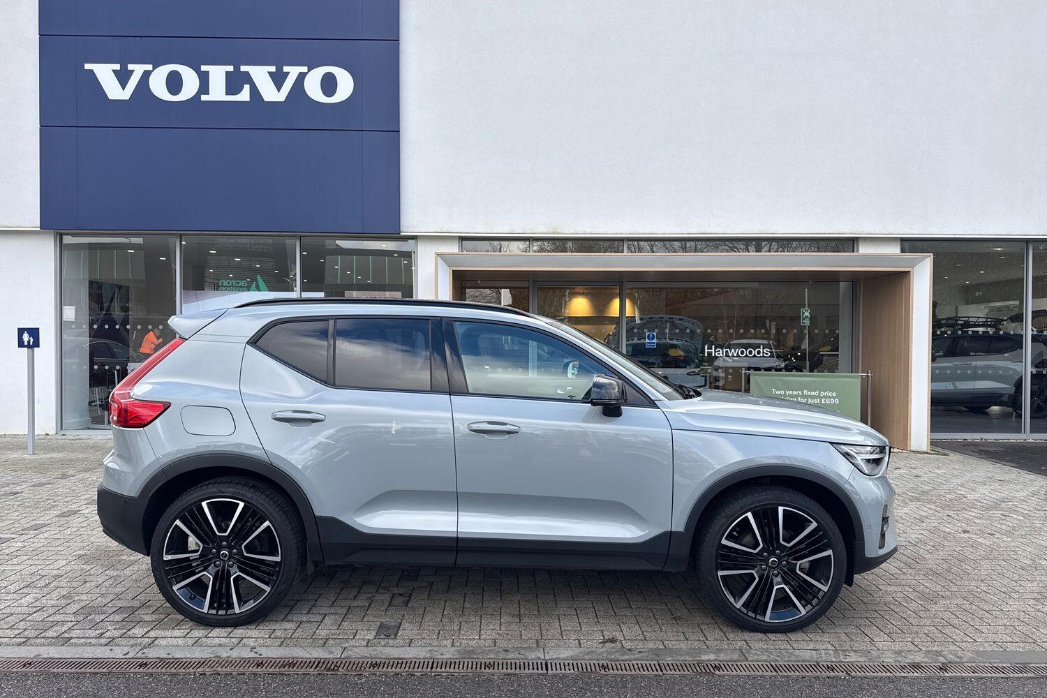 Used Volvo XC40 2025 for sale - 77376970: Photo 2