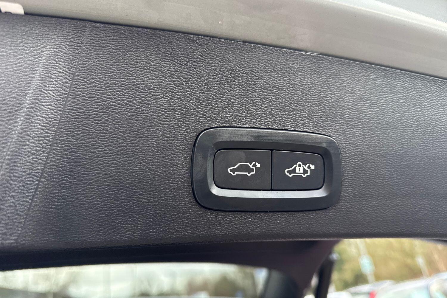 Used Volvo XC40 2025 for sale - 77376970: Photo 21