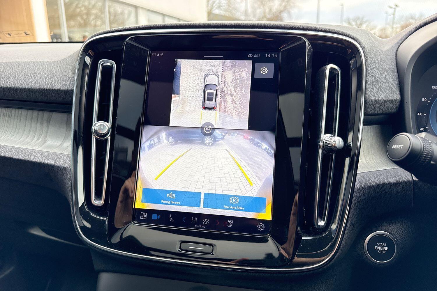 Used Volvo XC40 2025 for sale - 77376970: Photo 4