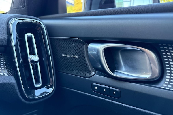 Used Volvo XC40 2022 for sale - 75741770: Photo 43