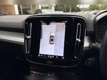 Used Volvo XC40 2023 for sale - 76108814: Photo 4