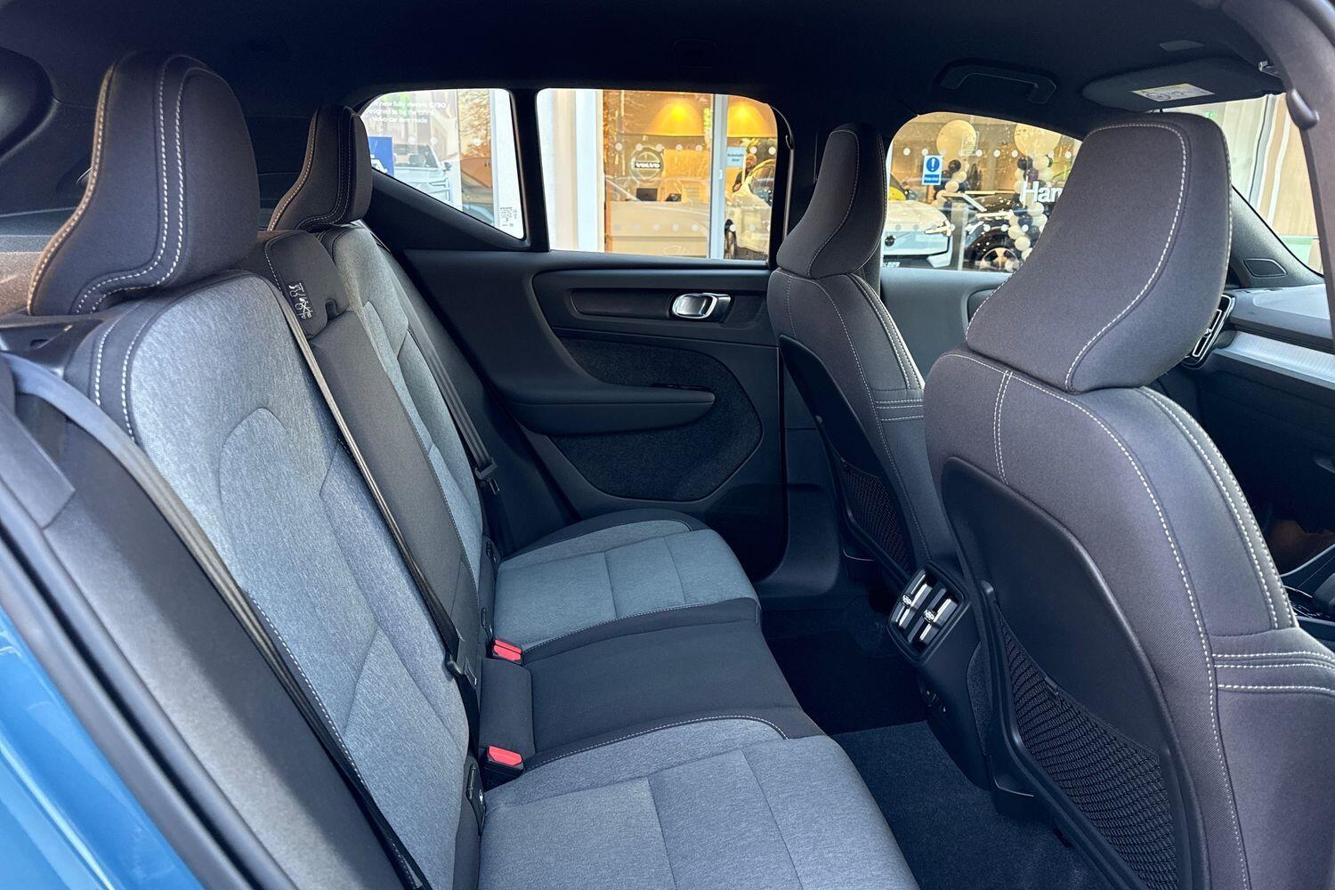 Used Volvo XC40 for sale - 76727101: Photo 23