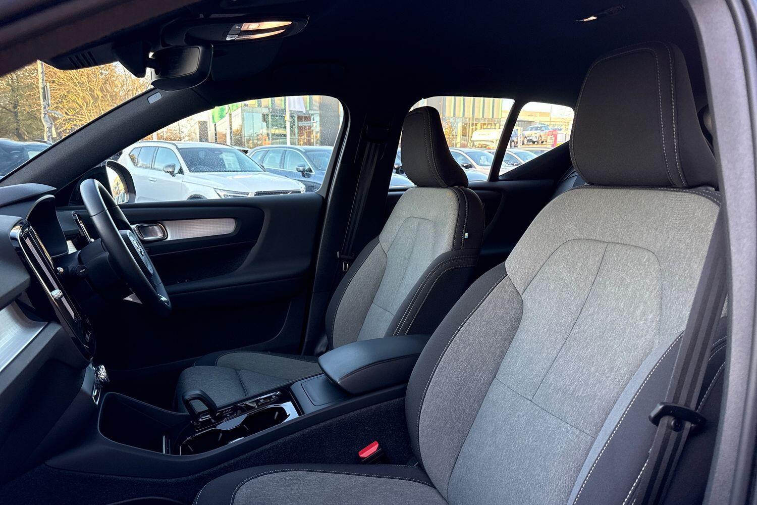 Used Volvo XC40 for sale - 76727101: Photo 27