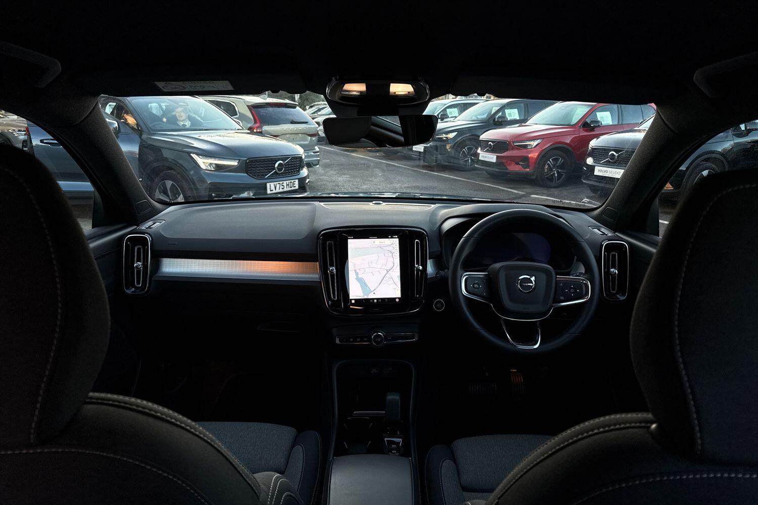 Used Volvo XC40 for sale - 76727101: Photo 3