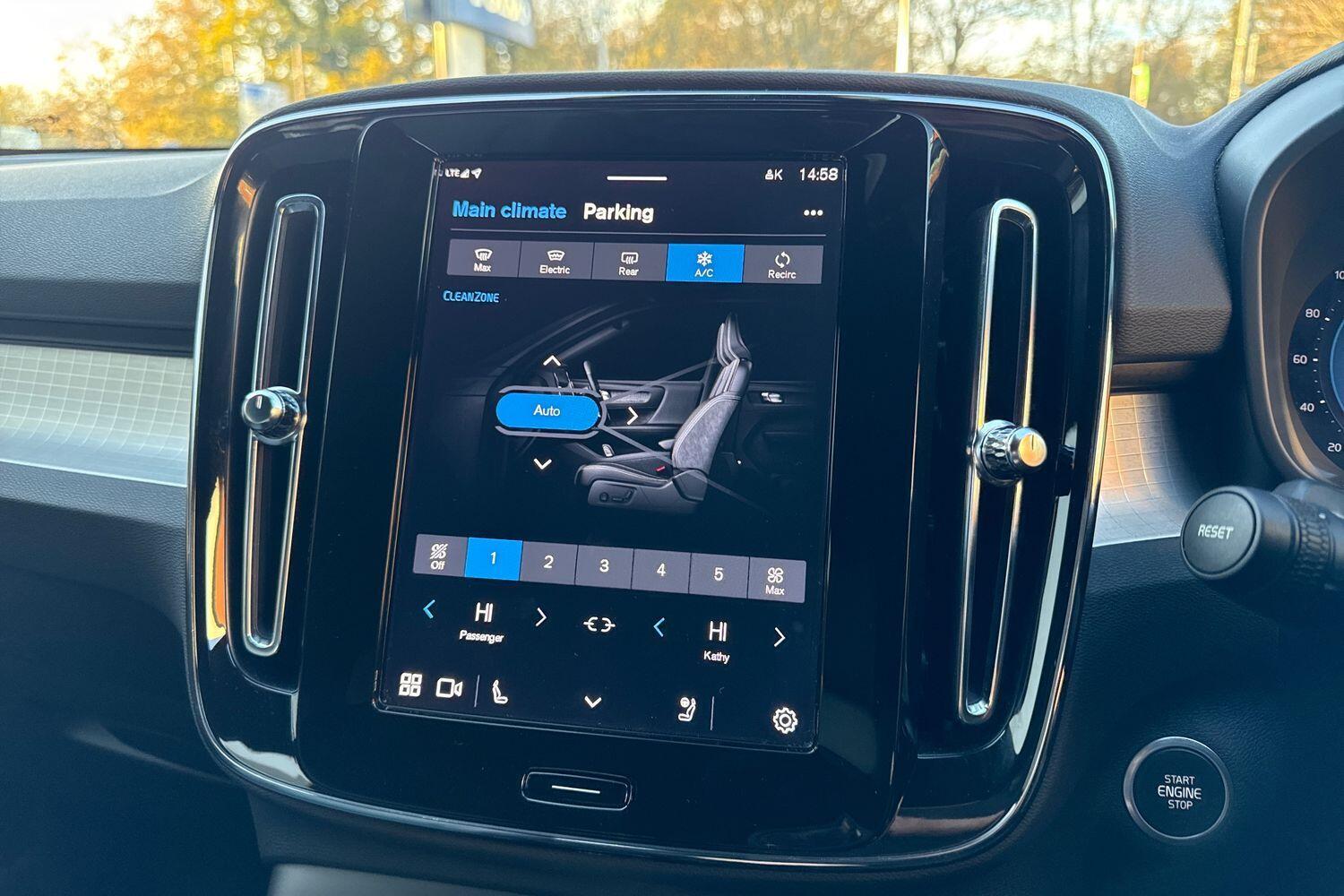 Used Volvo XC40 for sale - 76727101: Photo 39