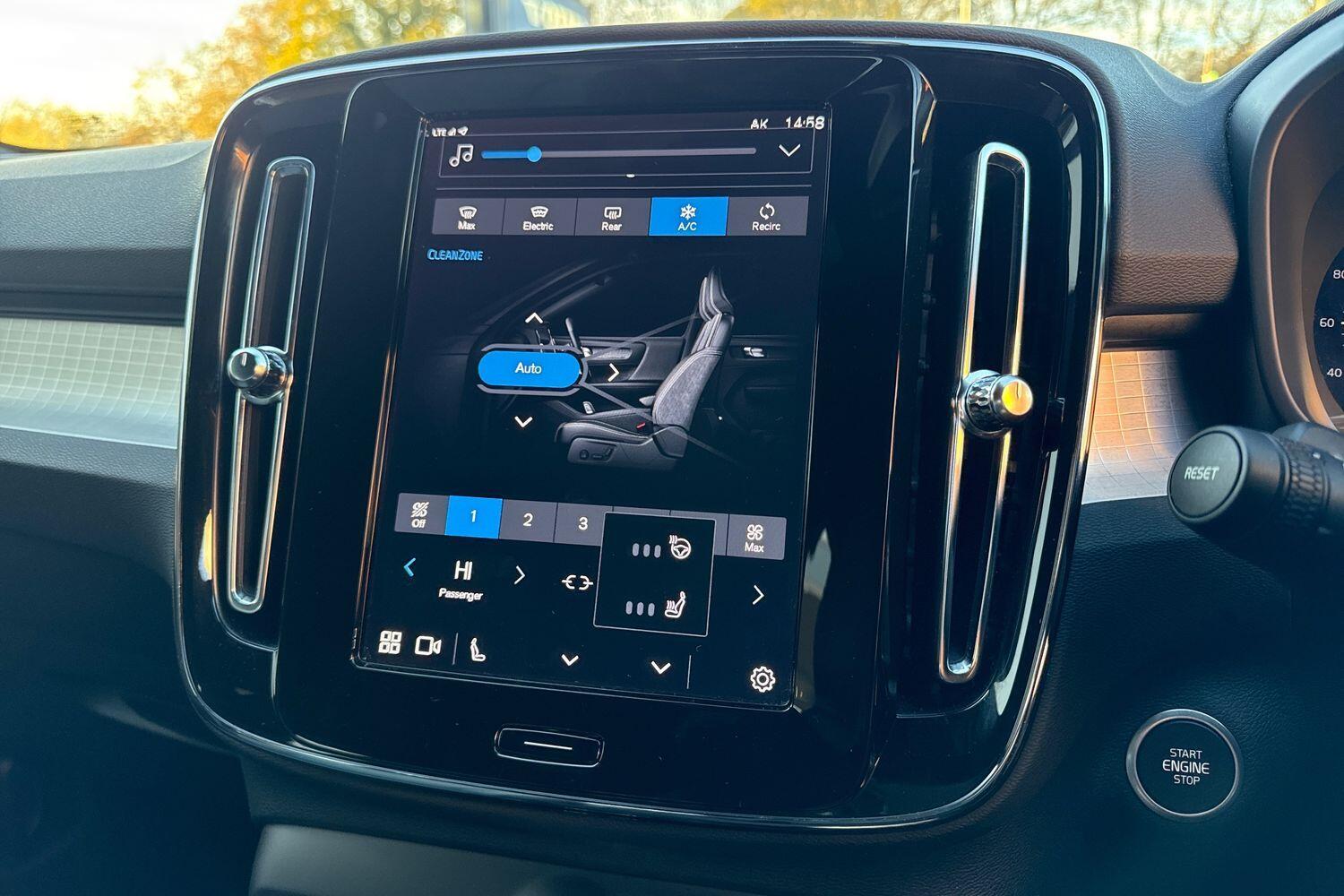 Used Volvo XC40 for sale - 76727101: Photo 40