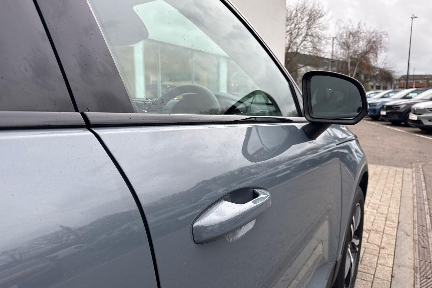 Used Volvo XC40 for sale - 76997039: Photo 17