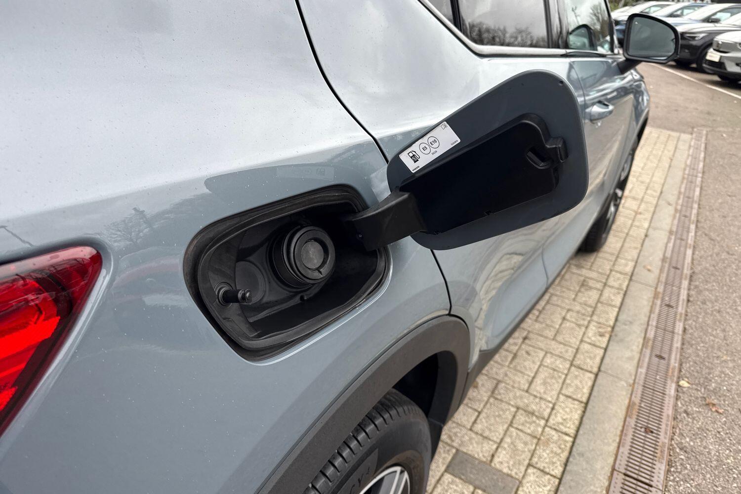 Used Volvo XC40 for sale - 76997039: Photo 19