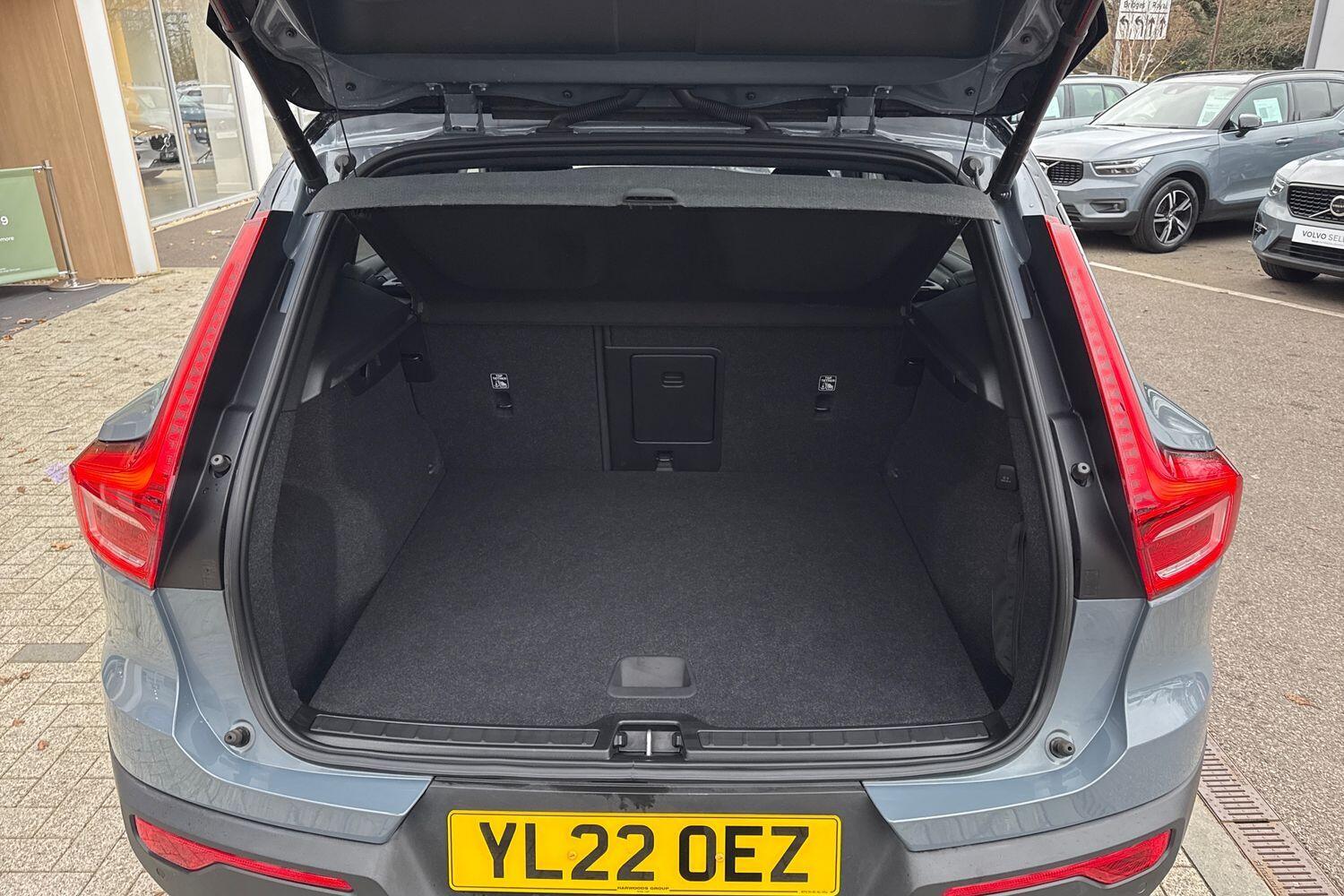 Used Volvo XC40 for sale - 76997039: Photo 20