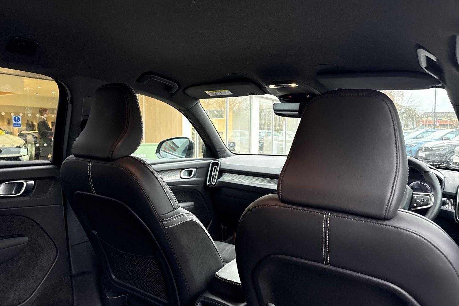 Used Volvo XC40 for sale - 76997039: Photo 24