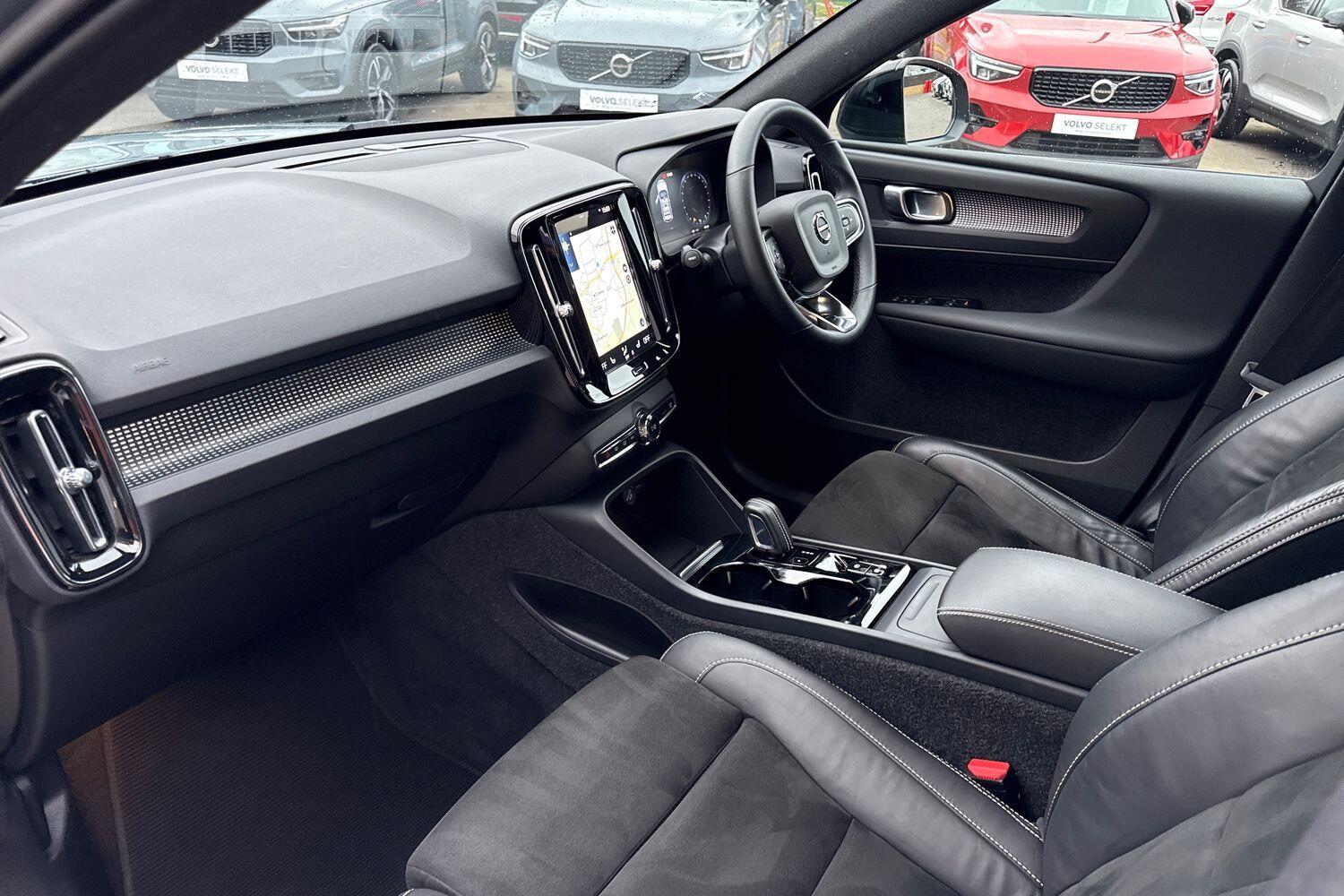 Used Volvo XC40 for sale - 76997039: Photo 27