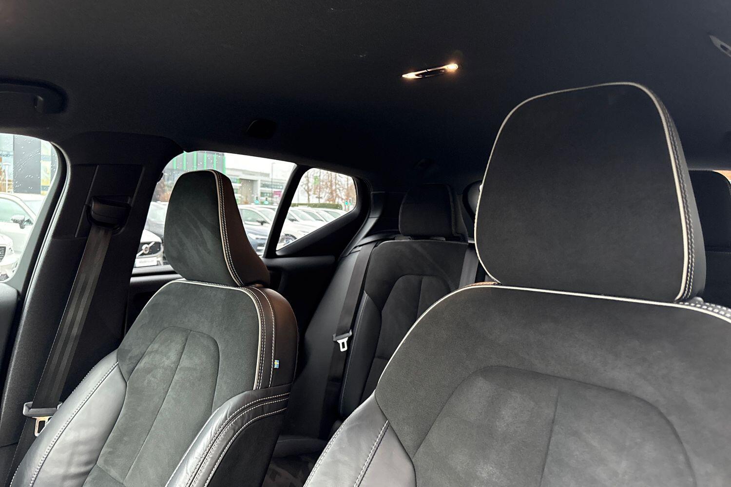 Used Volvo XC40 for sale - 76997039: Photo 29