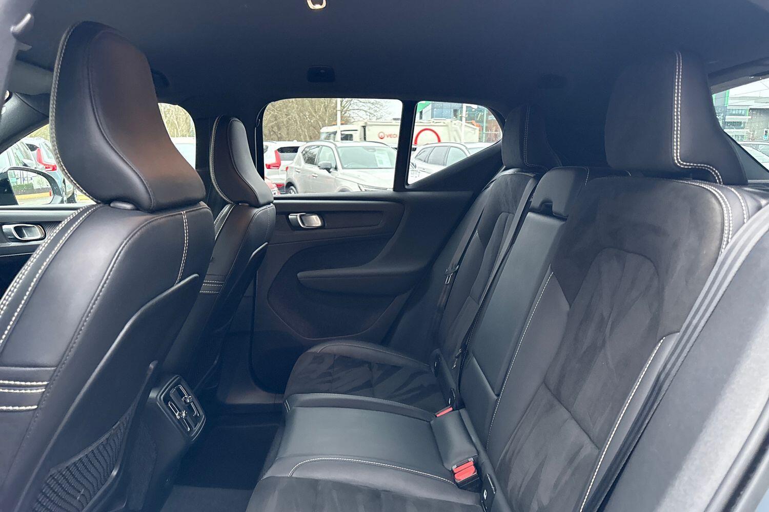 Used Volvo XC40 for sale - 76997039: Photo 30